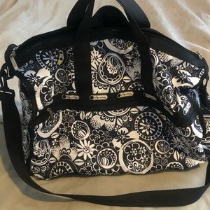 LeSportsac large duffle bag- used once